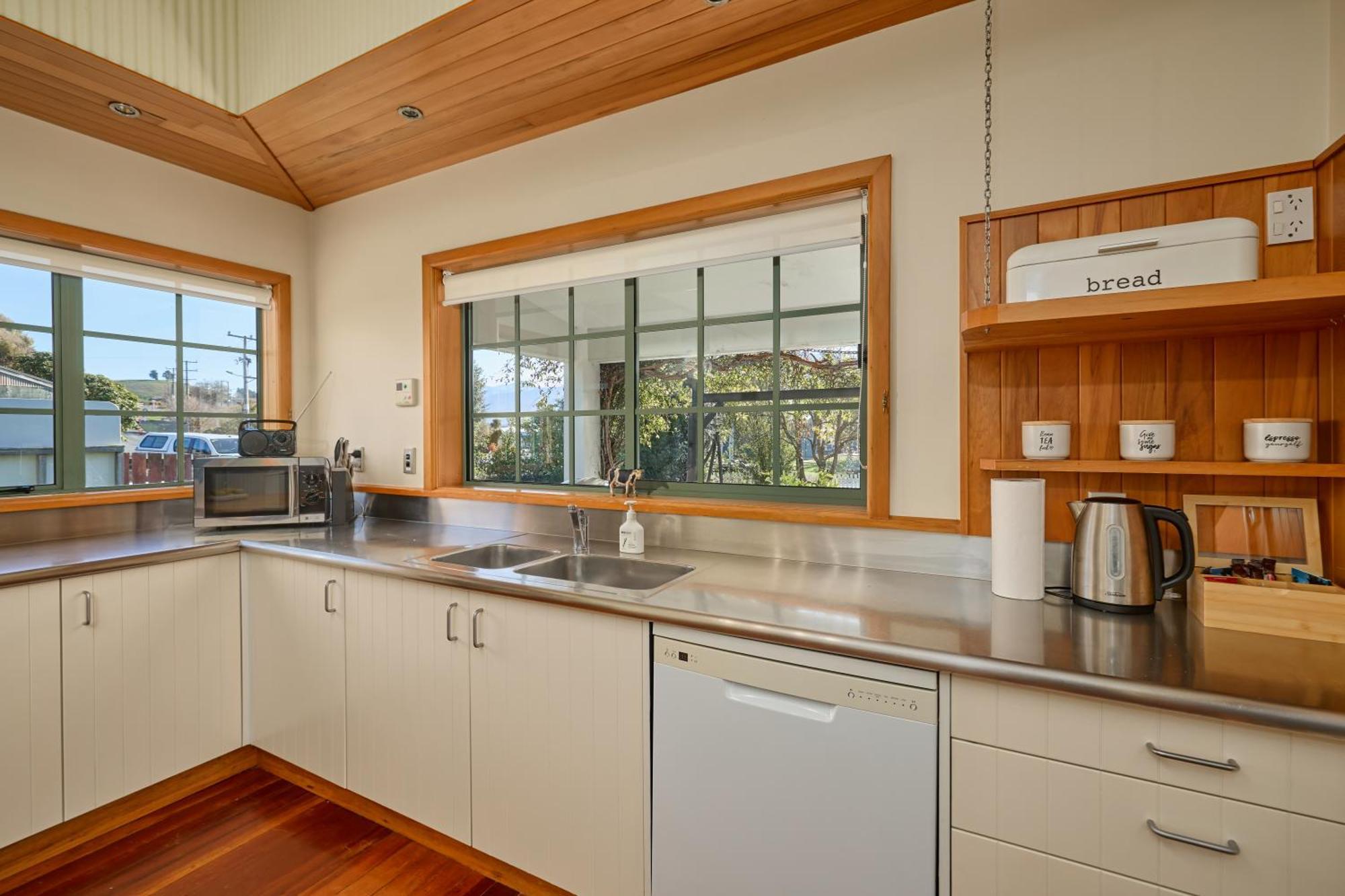 Ludstone Villa - A Charming Family Home ไคคูรา ภายนอก รูปภาพ
